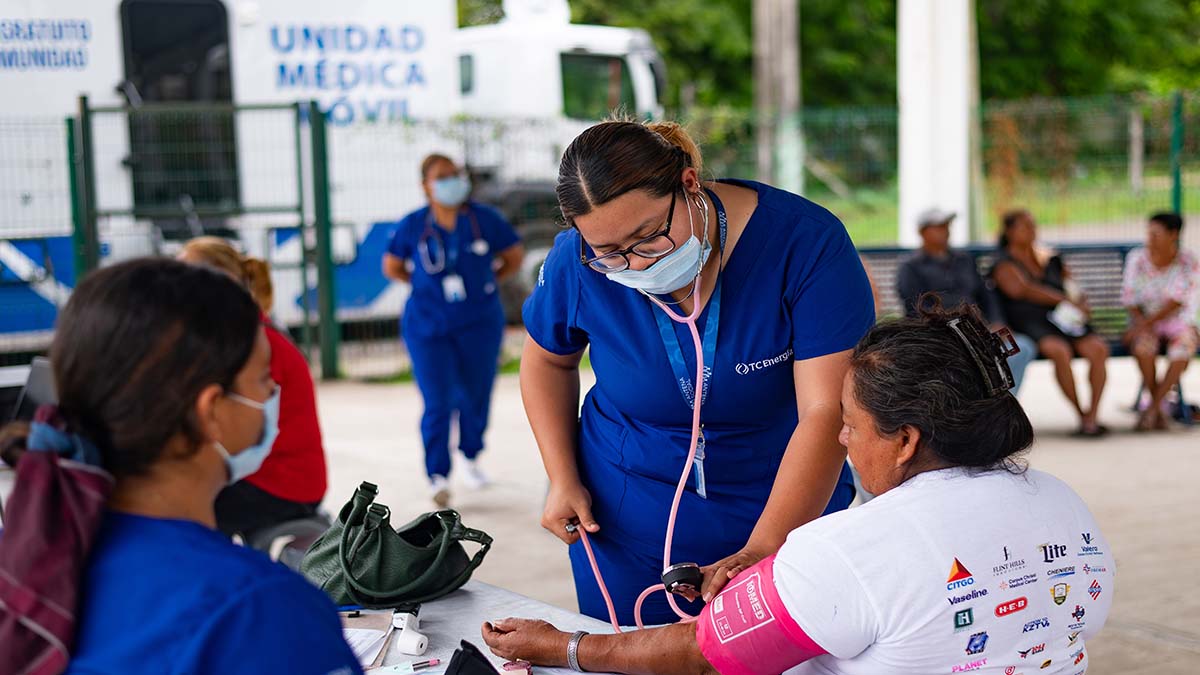 La Unidad Médica Móvil atendió al 44 % de la población en las tres comunidades en Hidalgo y al 22 % de las nueve en Veracruz.
